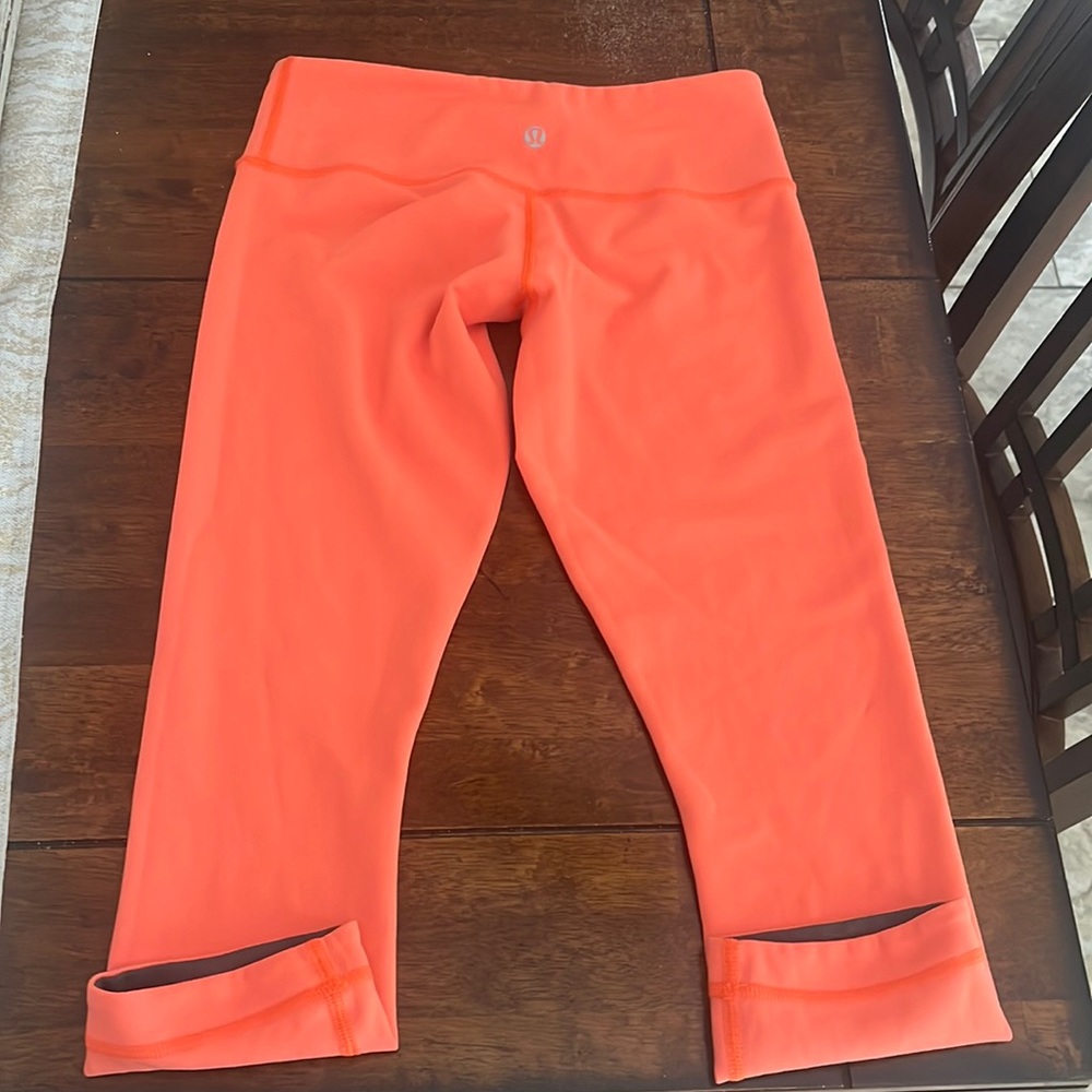 Lululemon orange reversible size 6